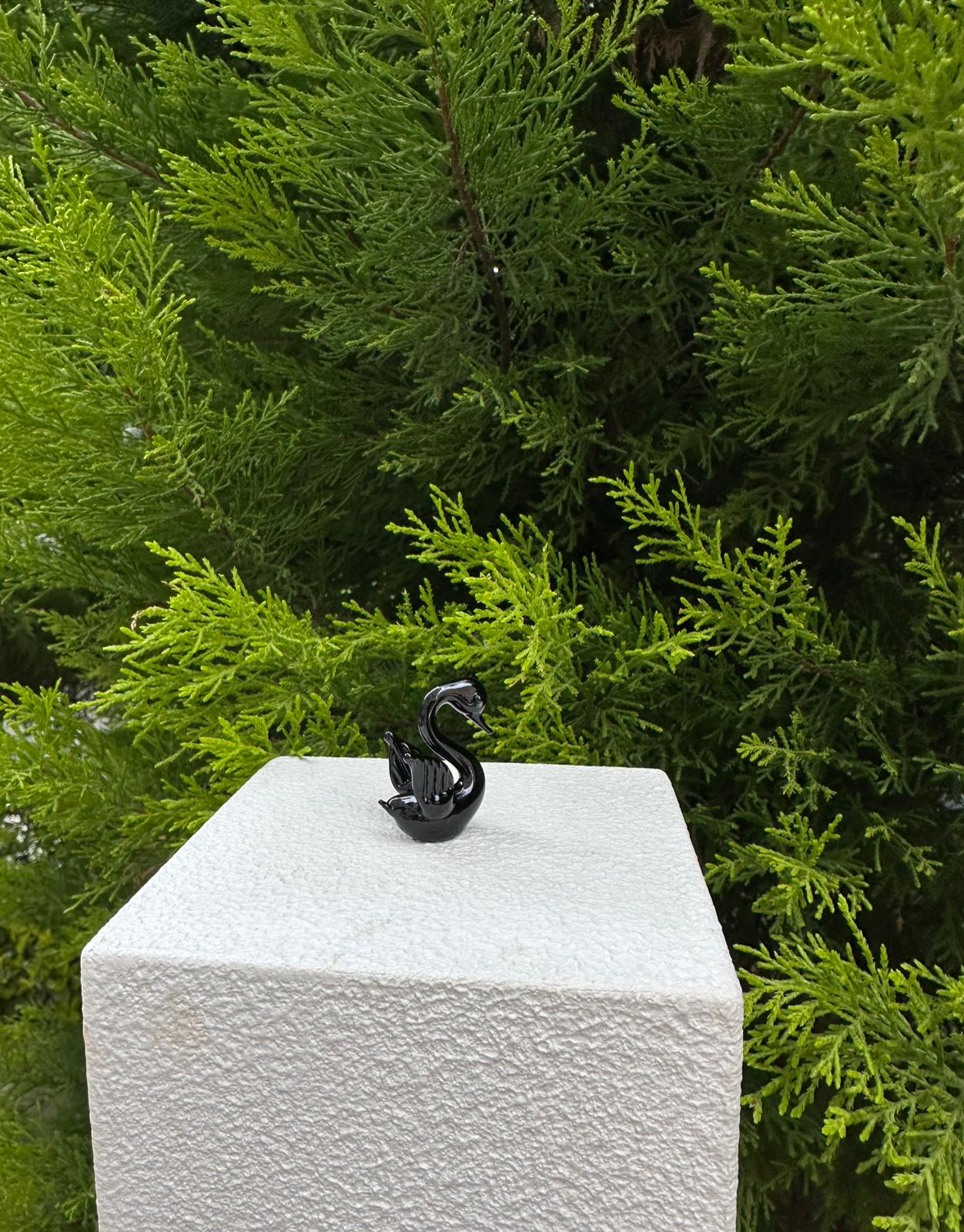 Black Swan Glass Figurines