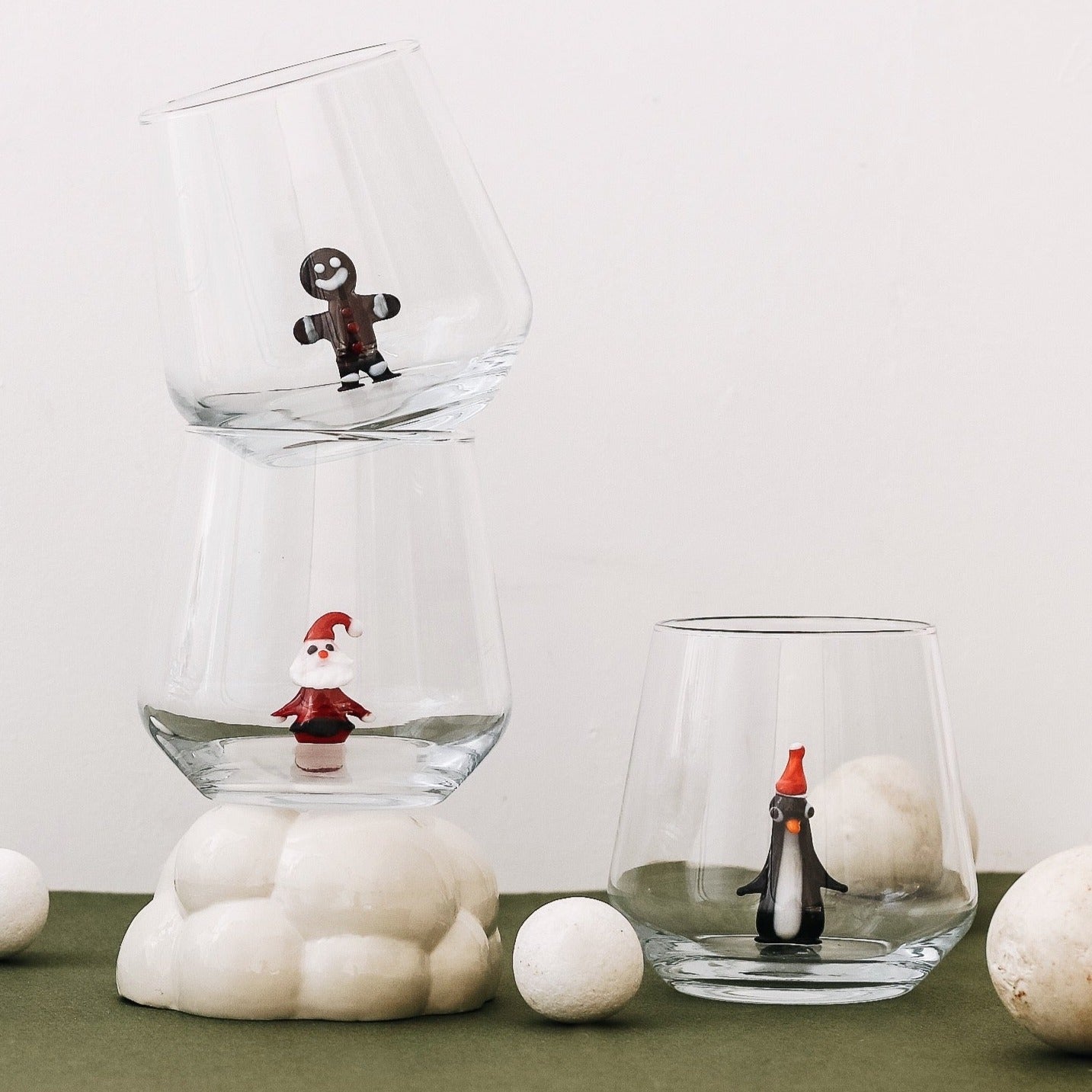 Drinking Glass Set of 2 with Christmas Tree and Snowman Figurines –  MiniZooUSA